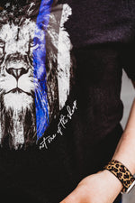 Not One Of The Sheep TBL Distressed Lion © Unisex Top